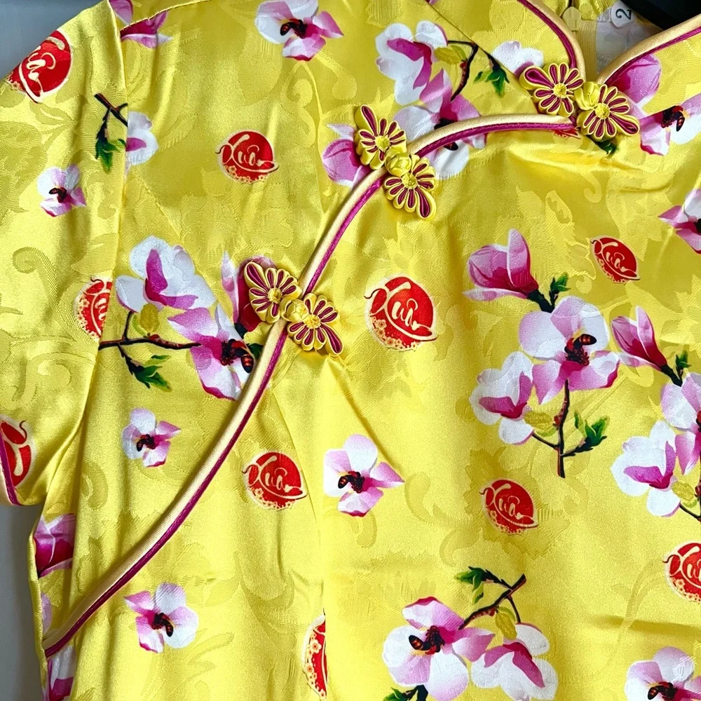 Sexy vibrant yellow Chinese dress - Picture 7 of 9